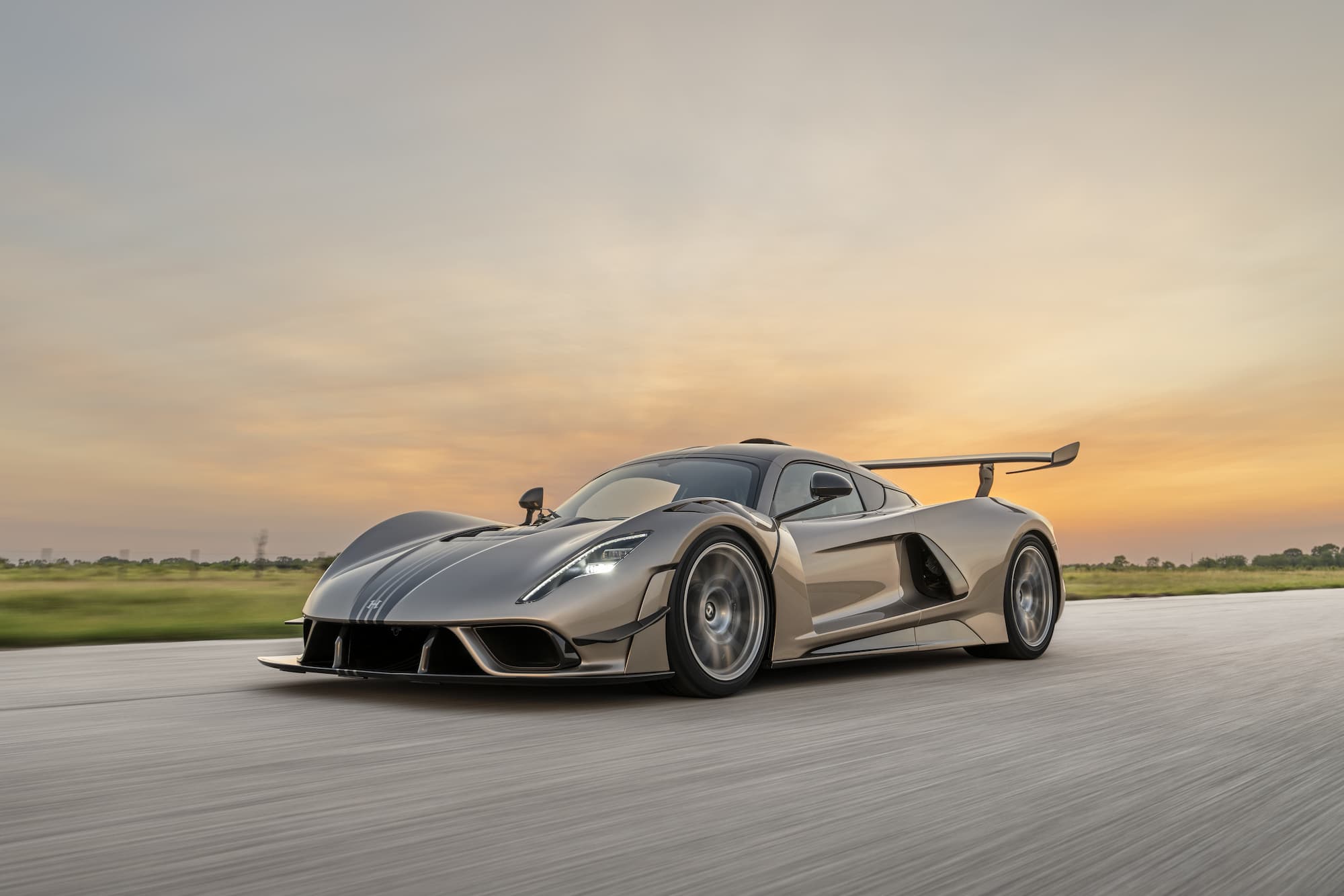 Hennessey-Unveils-1-of-1-Manual-Venom-F5-with-2031-HP-Low-8-1